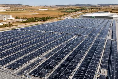 Cubierta de nave industrial en Bollullos de la Mitación cubierta con paneles solares de treinta kilovatios
